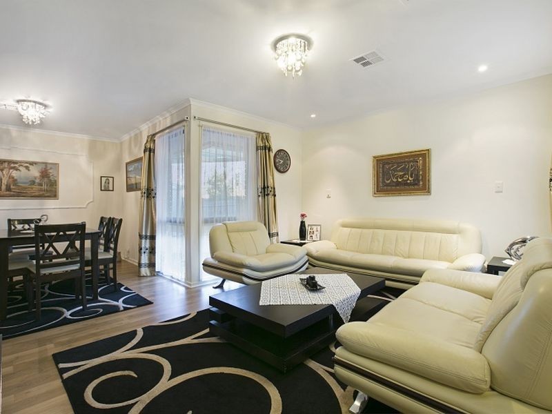 17 George Chudleigh Drive, Hallam VIC 3803