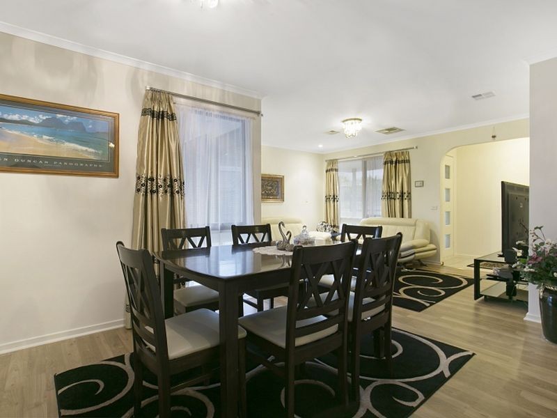 17 George Chudleigh Drive, Hallam VIC 3803