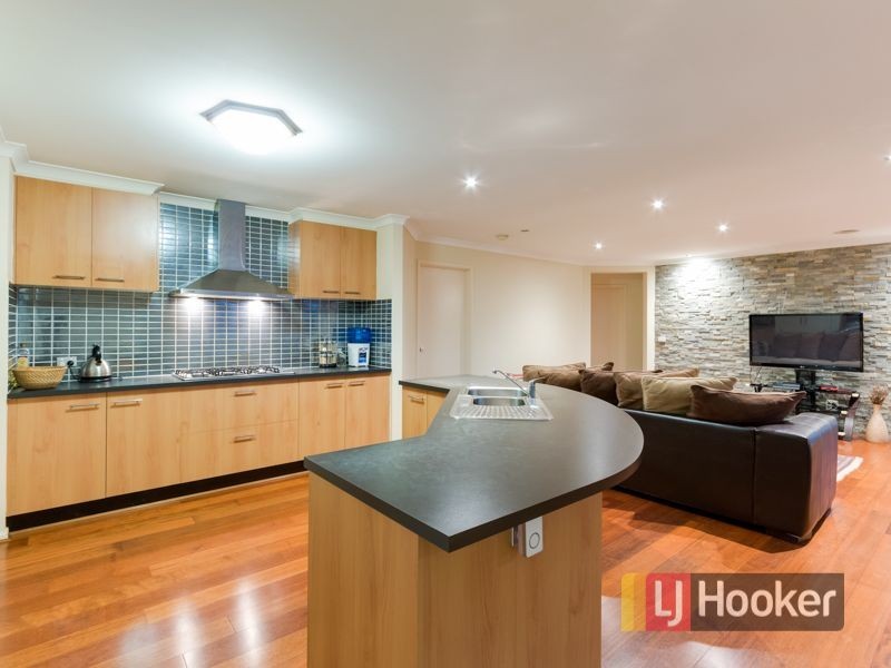 21 Violet Way, Cranbourne VIC 3977