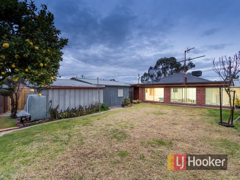 8 Plateau Crescent, Hampton Park VIC 3976