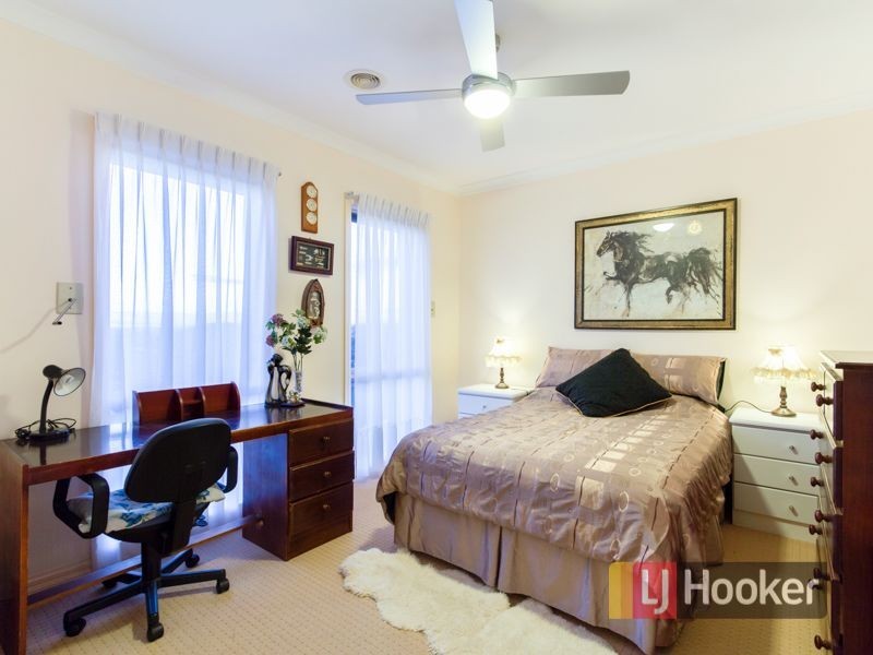 12 Ridgeway Chase, Narre Warren South VIC 3805