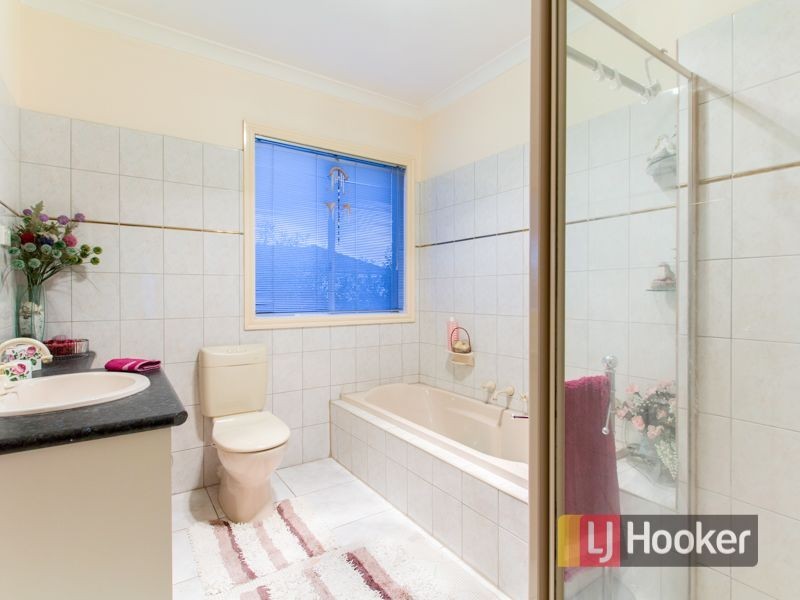 12 Ridgeway Chase, Narre Warren South VIC 3805