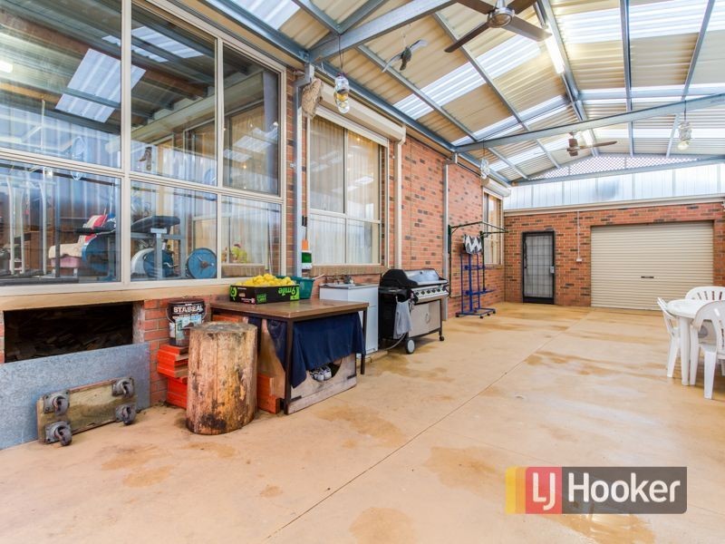 12 Ridgeway Chase, Narre Warren South VIC 3805