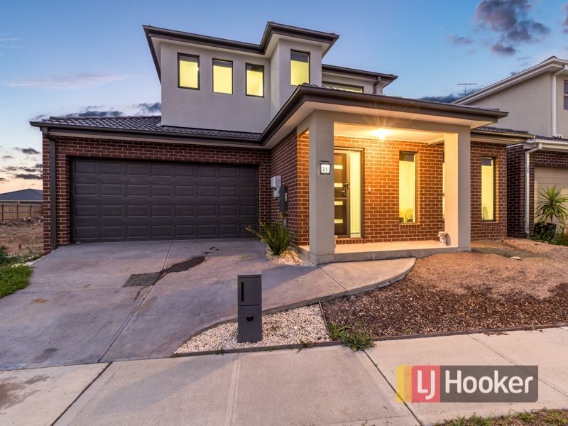 21 Waltzing Drive, Lynbrook VIC 3975