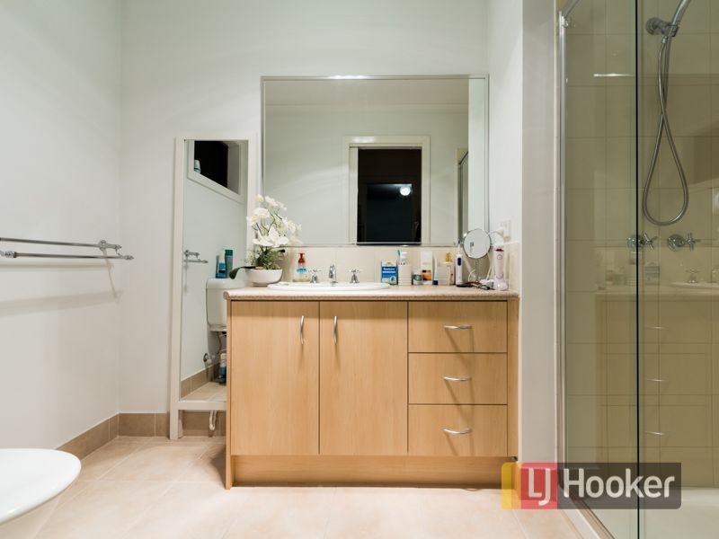 61 Kingdom Drive, Cranbourne VIC 3977