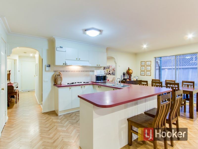 37 Ralph Crescent, Hampton Park VIC 3976