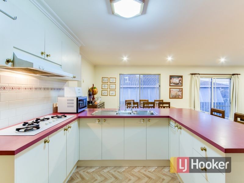 37 Ralph Crescent, Hampton Park VIC 3976