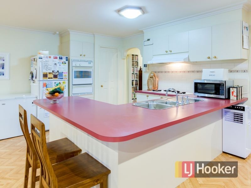 37 Ralph Crescent, Hampton Park VIC 3976