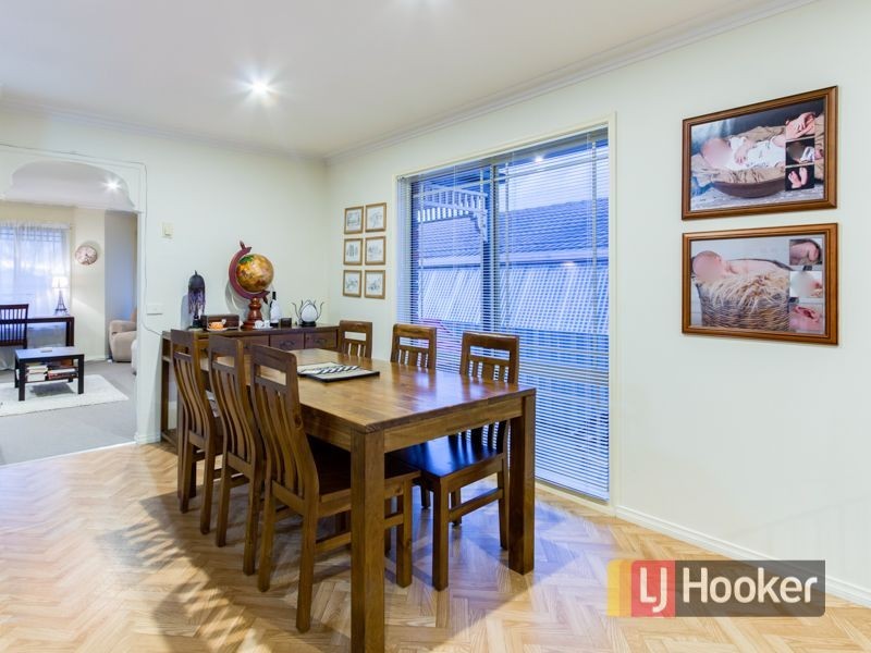 37 Ralph Crescent, Hampton Park VIC 3976