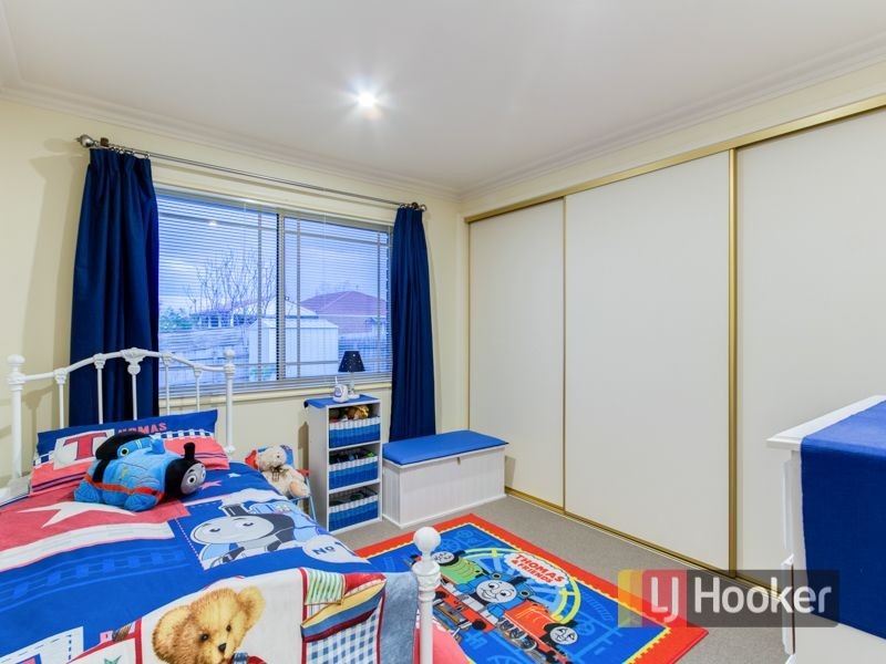 37 Ralph Crescent, Hampton Park VIC 3976