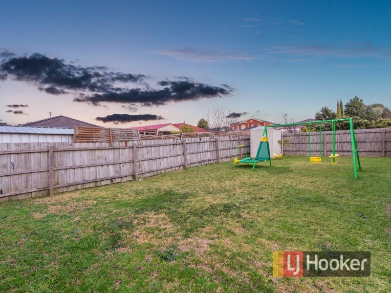37 Ralph Crescent, Hampton Park VIC 3976
