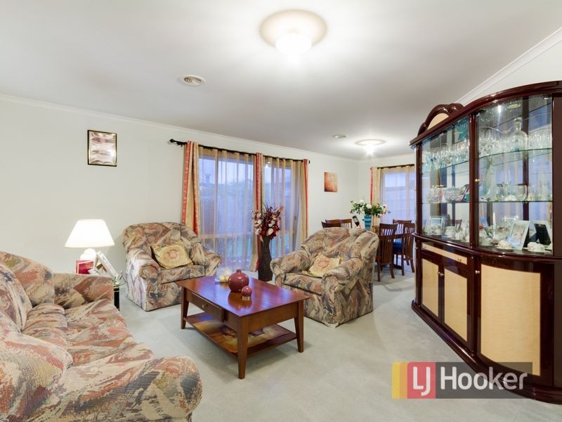 16 Cilento Crescent, Lynbrook VIC 3975