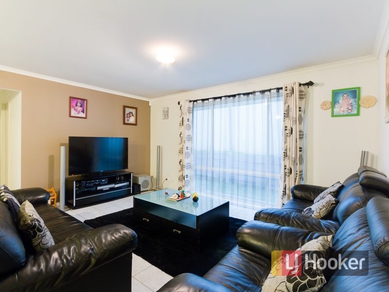 16 Cilento Crescent, Lynbrook VIC 3975