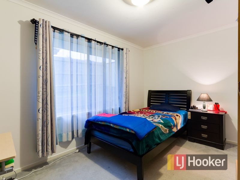 16 Cilento Crescent, Lynbrook VIC 3975