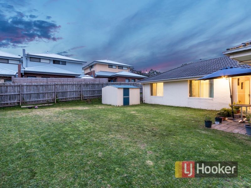 16 Cilento Crescent, Lynbrook VIC 3975
