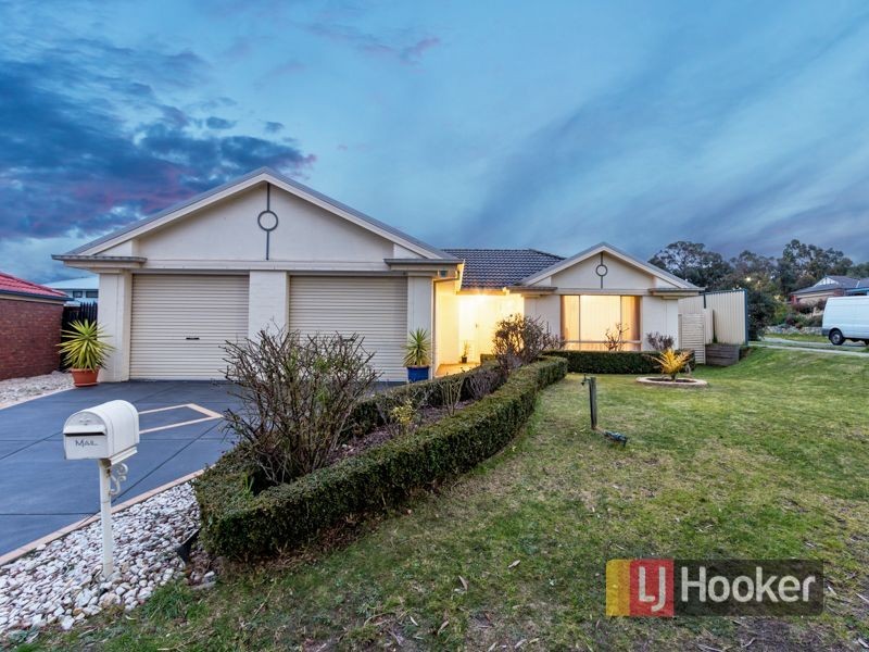 16 Cilento Crescent, Lynbrook VIC 3975