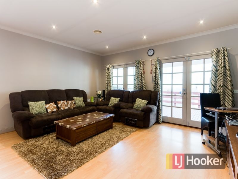 47 Wakenshaw Crescent, Pakenham VIC 3810