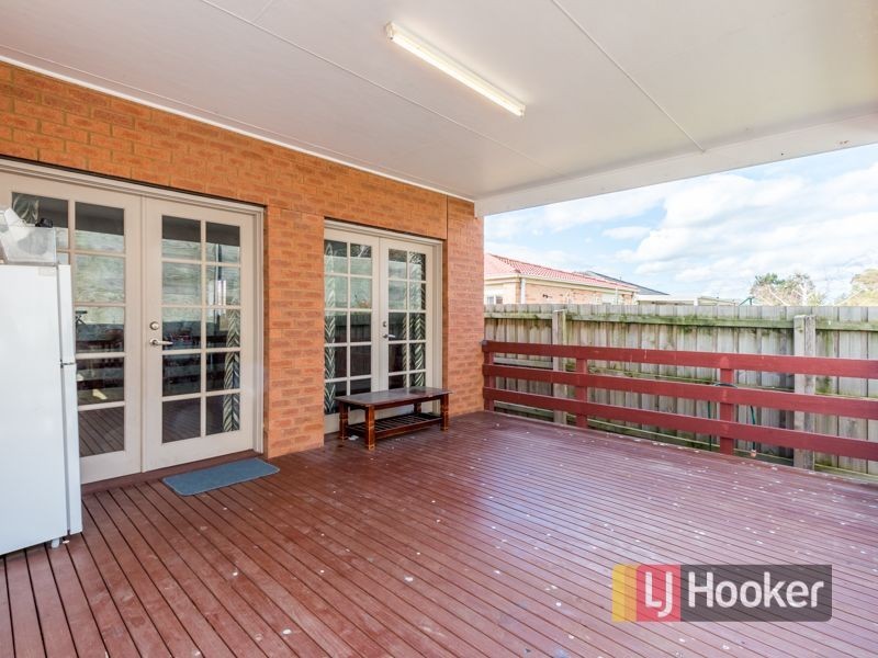 47 Wakenshaw Crescent, Pakenham VIC 3810
