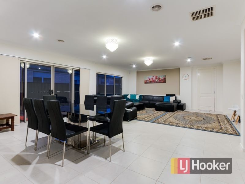 97 Selandra Boulevard, Clyde North VIC 3978