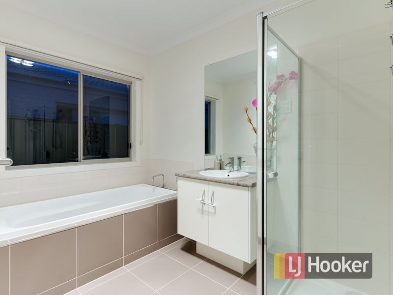 97 Selandra Boulevard, Clyde North VIC 3978