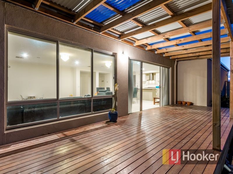97 Selandra Boulevard, Clyde North VIC 3978