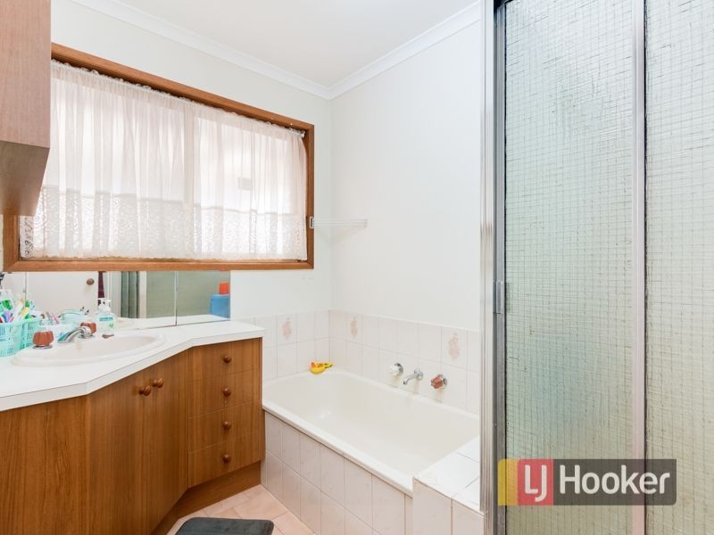 1/8 Hayes Road, Hampton Park VIC 3976
