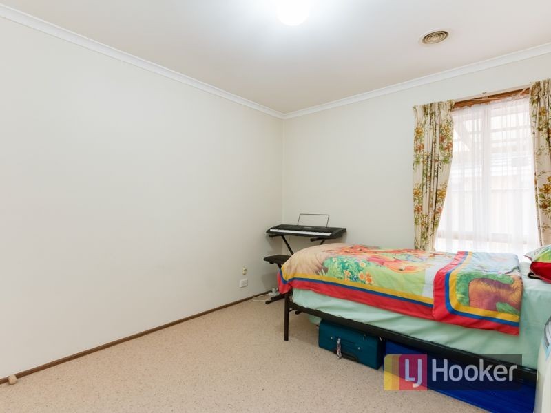 1/8 Hayes Road, Hampton Park VIC 3976