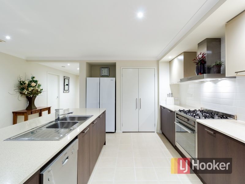 6 Lytham Court, Cranbourne VIC 3977