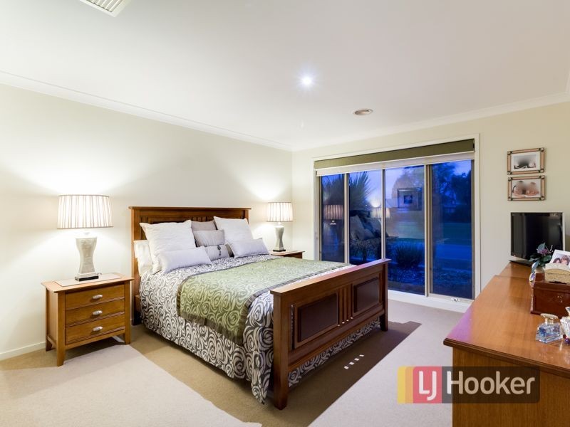 6 Lytham Court, Cranbourne VIC 3977