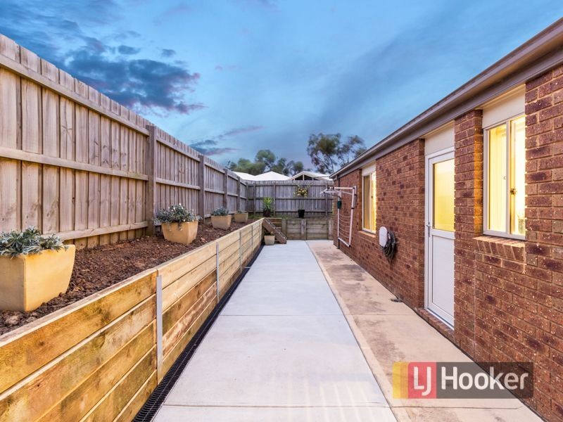 6 Lytham Court, Cranbourne VIC 3977