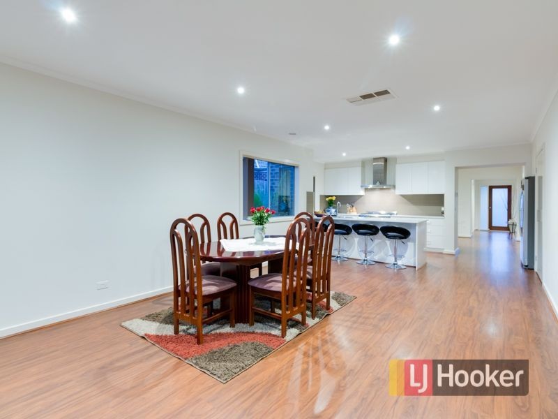 26 Cadillac Street, Cranbourne East VIC 3977