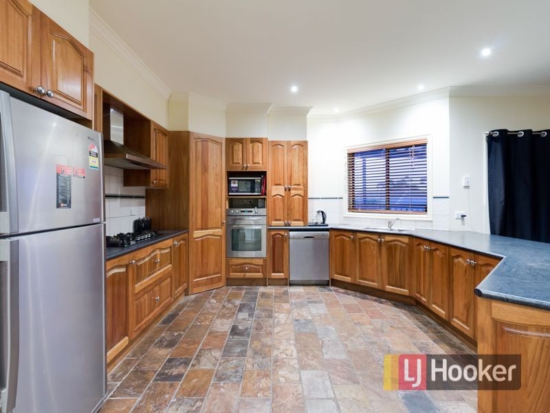 13 Riviera Drive, Berwick VIC 3806