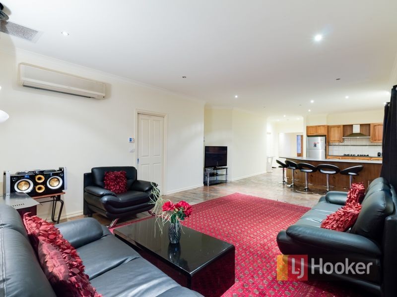 13 Riviera Drive, Berwick VIC 3806