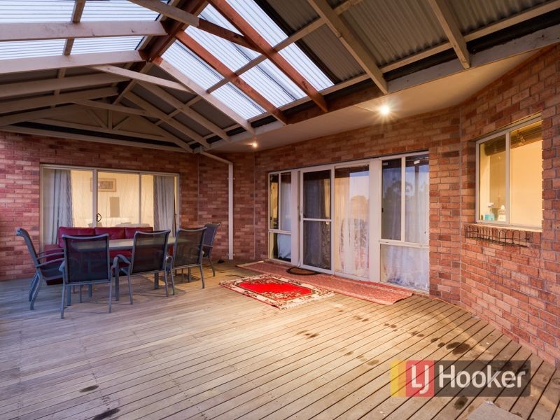 13 Riviera Drive, Berwick VIC 3806