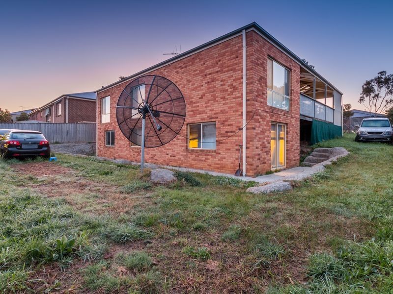 13 Riviera Drive, Berwick VIC 3806