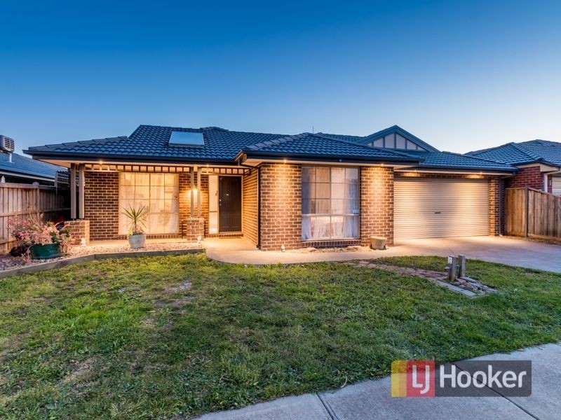 5 Howe Way, Cranbourne East VIC 3977
