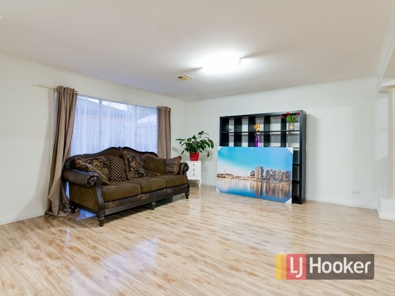 16 Bounty Way, Berwick VIC 3806