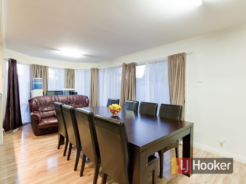 16 Bounty Way, Berwick VIC 3806