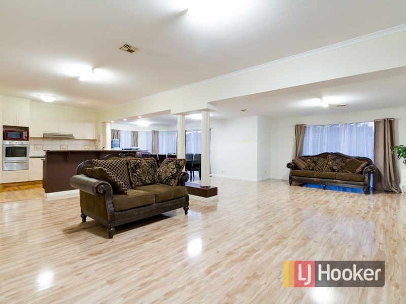 16 Bounty Way, Berwick VIC 3806