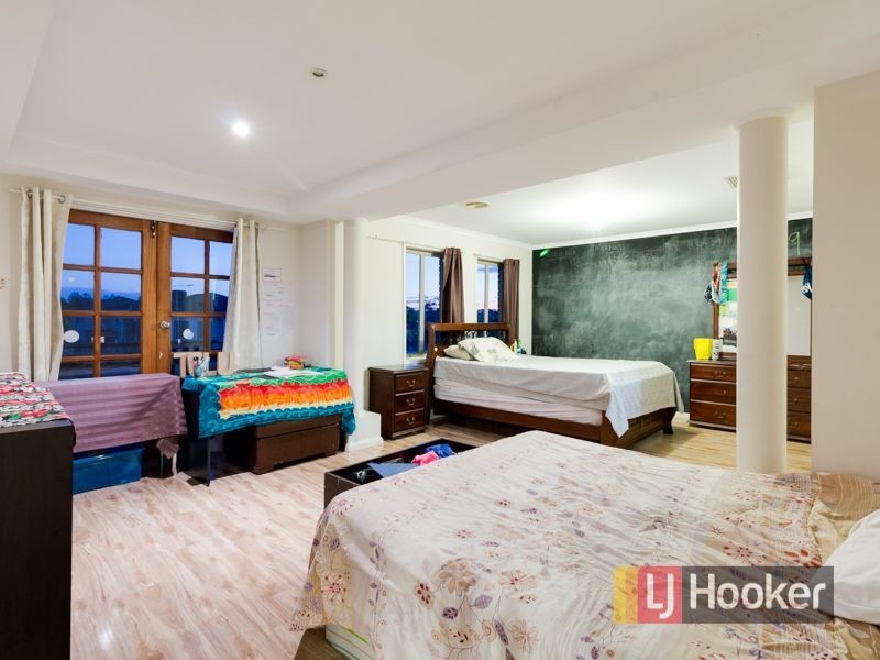 16 Bounty Way, Berwick VIC 3806