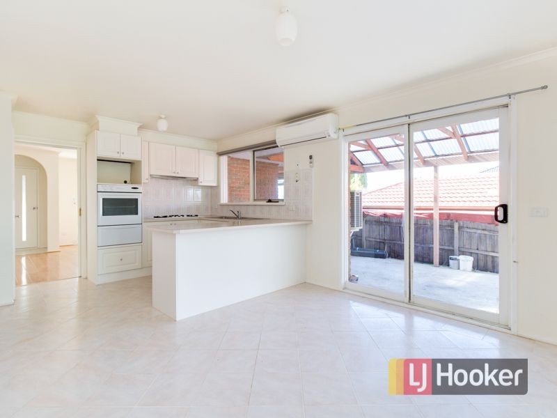 16 Thelma Rise, Hampton Park VIC 3976