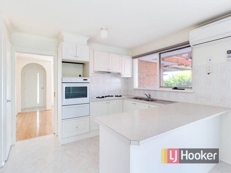 16 Thelma Rise, Hampton Park VIC 3976