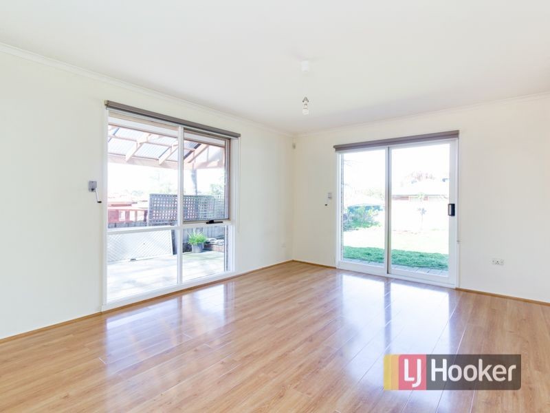 16 Thelma Rise, Hampton Park VIC 3976