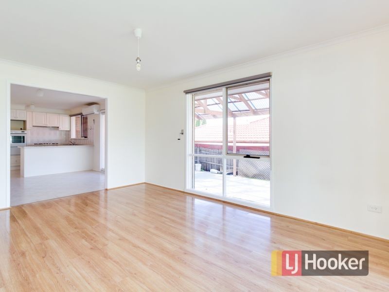 16 Thelma Rise, Hampton Park VIC 3976