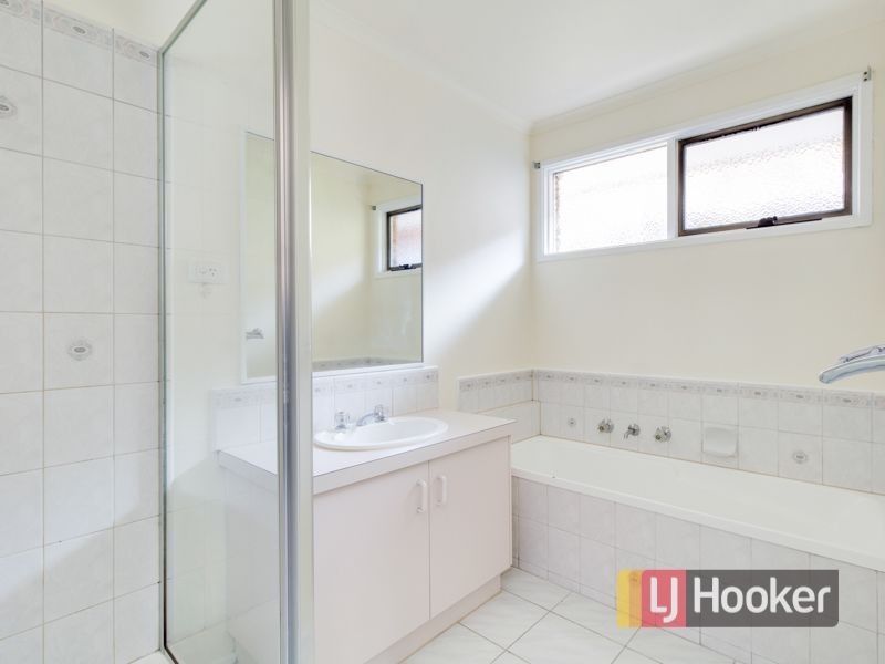 16 Thelma Rise, Hampton Park VIC 3976