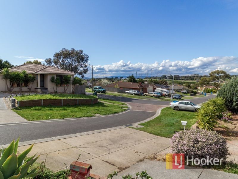 16 Thelma Rise, Hampton Park VIC 3976