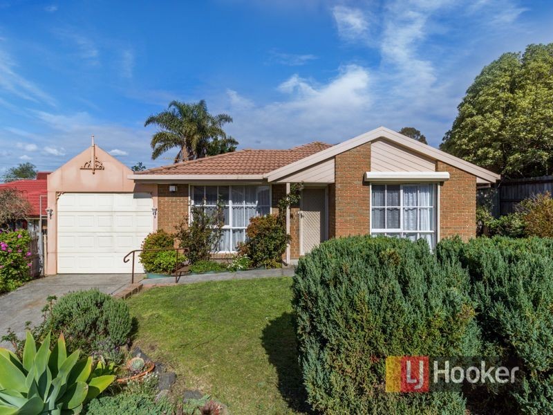 16 Thelma Rise, Hampton Park VIC 3976