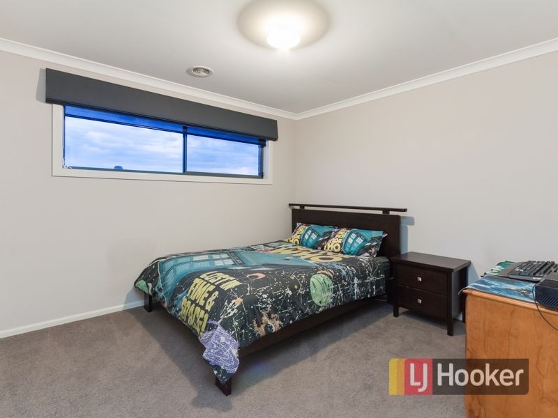 14 Burford Way, Cranbourne North VIC 3977