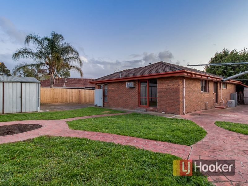 18 Kylie Court, Hampton Park VIC 3976