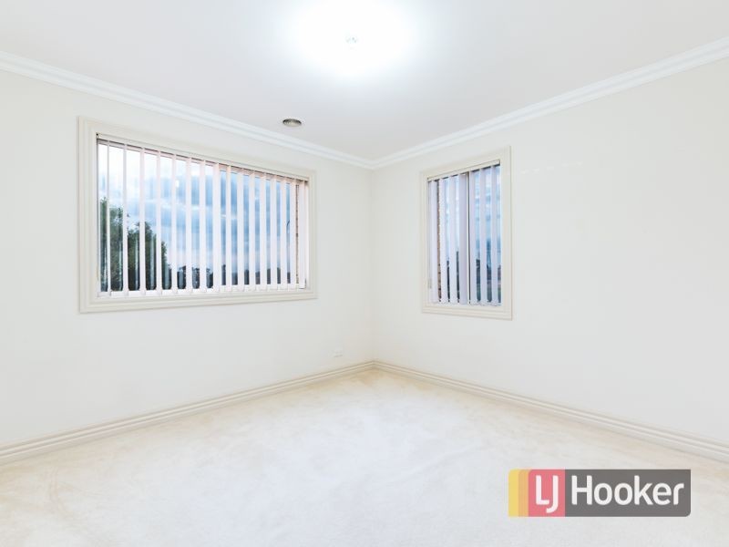 73 Laura Drive, Hampton Park VIC 3976
